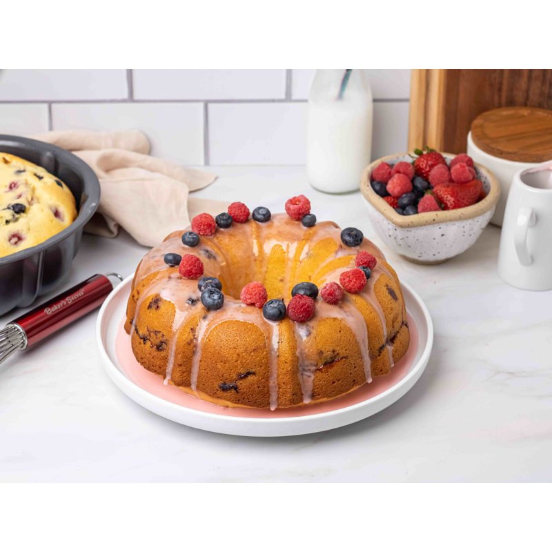 10" Nonstick Carbon Steel Fluted Cake Pan - Gray