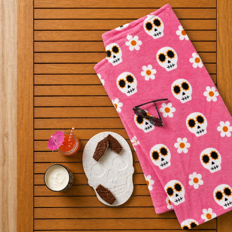 Daisy Skulls Oversized Plush Throw Blanket - Halloween Patio Decor, Cozy 50x60