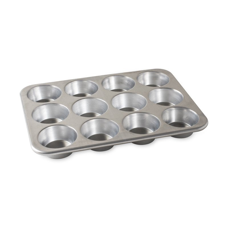 12-Cavity Muffin Pan with High Dome Lid - Natural Aluminum