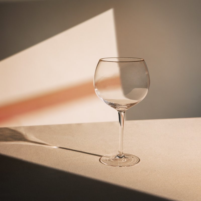 Sphere Stemmed Wine Glass - 21 oz with Gold Rim