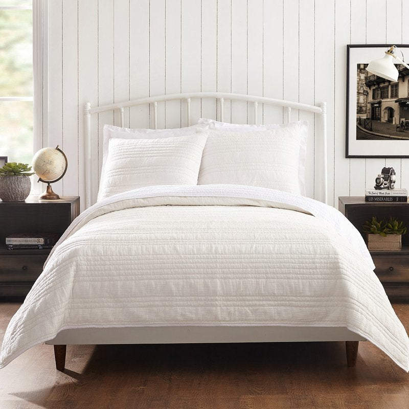 1977 Dry Goods White Atmosphere Cotton King Quilt - Modern Comfort