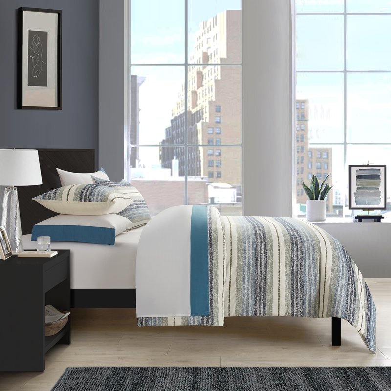 King Green Stripe 7-Piece Woven Bed-in-a-Bag Comforter Set with Sheets
