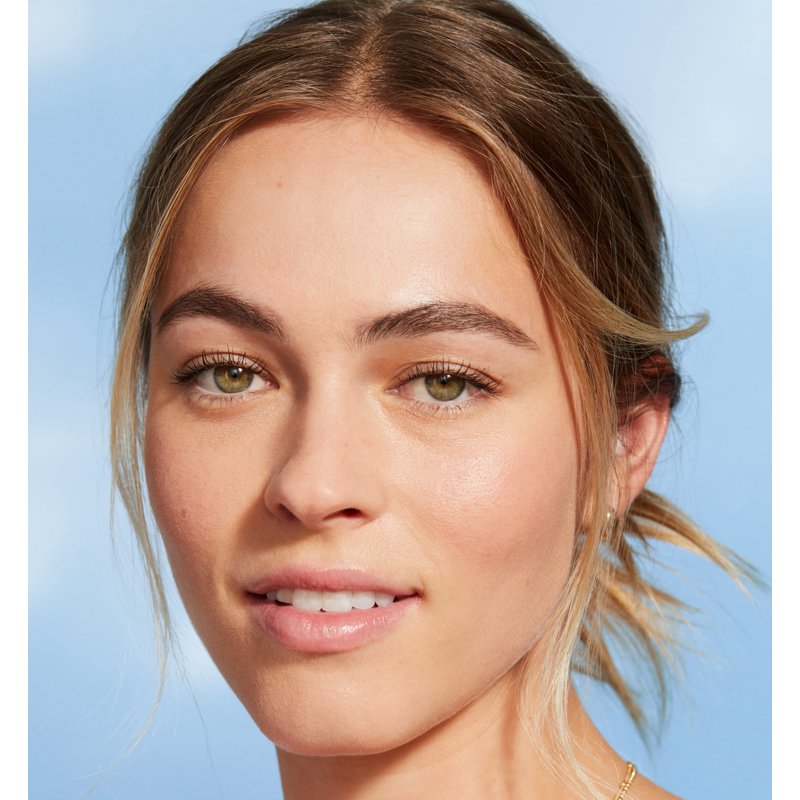 AquaSmooth Compact Foundation with SPF 20, Lightweight Liquid Coverage