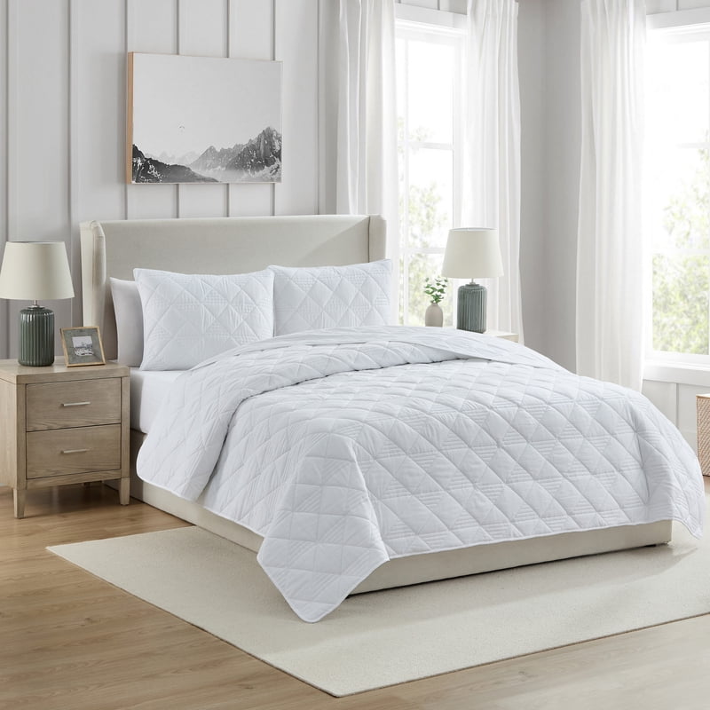Full/Queen White Diamond Pinsonic Quilt Set - 3-Piece Bed Bedding