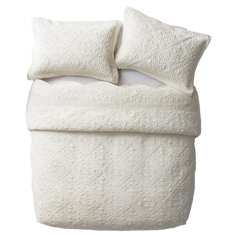 Westland Ivory 3-Piece Bedspread Set - Queen Microfiber Quilt & Shams