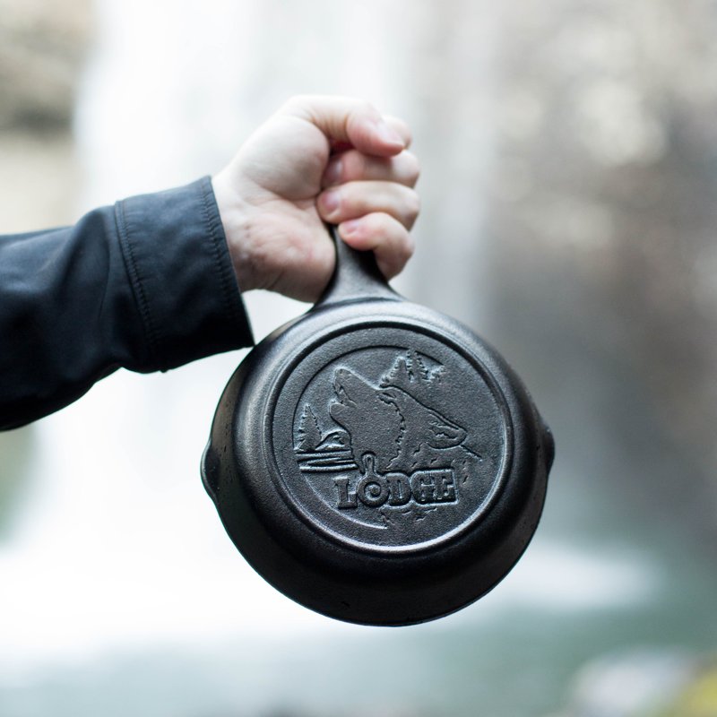 6.5-Inch Cast Iron Skillet with Wolf Scene - Lodge Wildlife Series