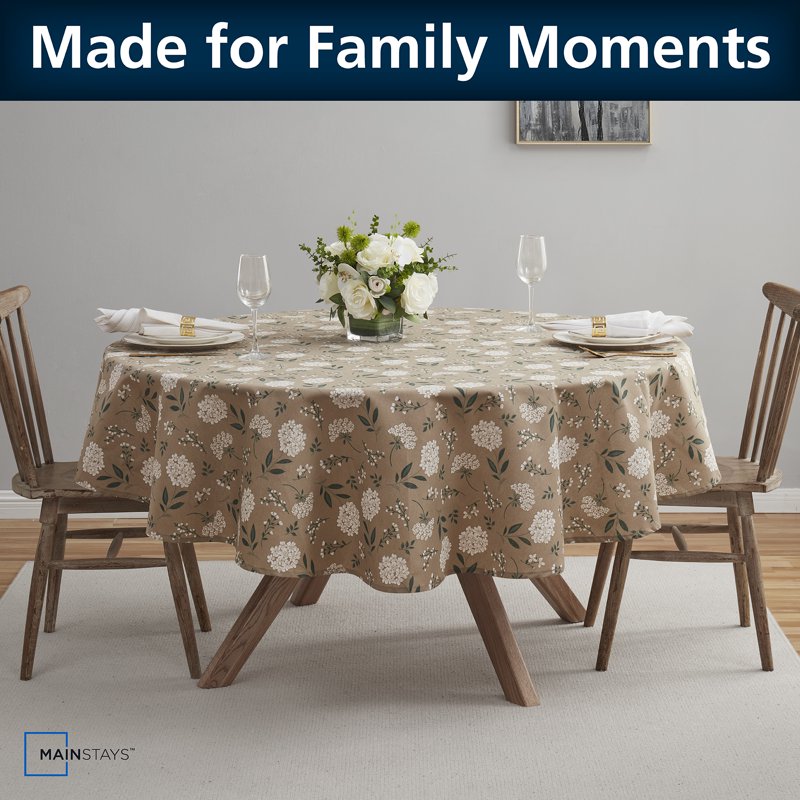 Farmhouse Floral Tablecloth - 70" Round Hydrangea Pattern