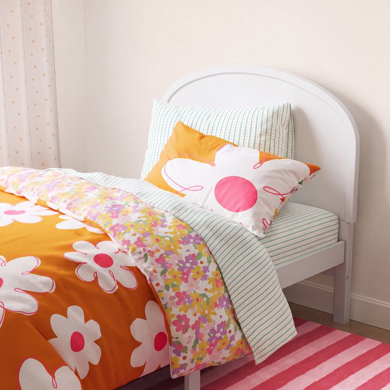 Kids Daisy Reversible Comforter Set with Sheets - Twin Bed, 5 Pieces