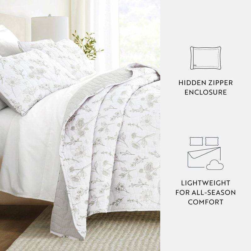 Queen Reversible Quilt Set with Shams - Light Gray Blooming Daisy