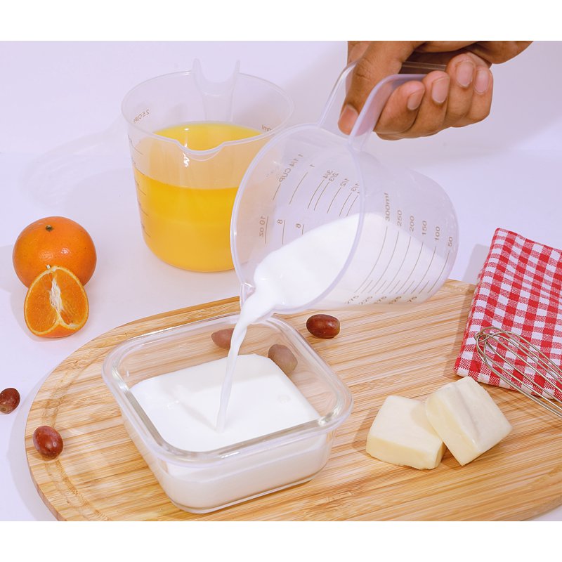 3-Piece Plastic Nesting Measuring Cup Set with Tapered Spouts