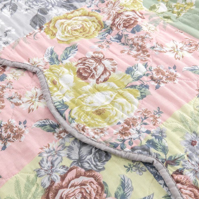Full/Queen Patchwork Floral Quilt Set with Shams - Cotton Bed Cover