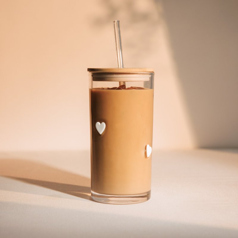 17 fl oz White Heart Charm Sipper with Glass Straw & Wood Lid