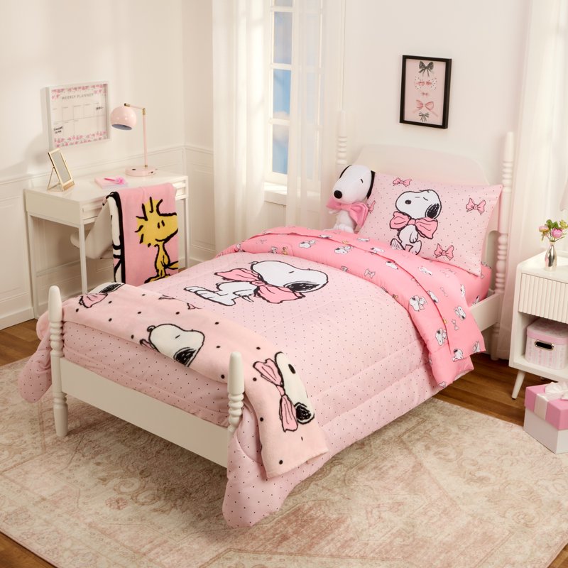 Pink Snoopy Plush Bed Blanket - Twin/Full Size Cozy Fleece Bedding