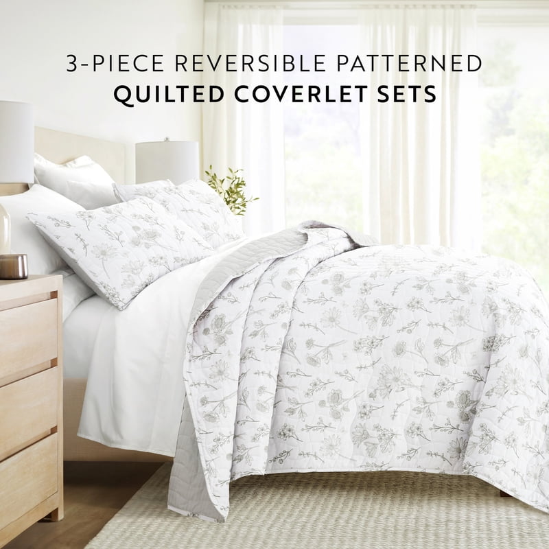 Queen Reversible Quilt Set with Shams - Light Gray Blooming Daisy