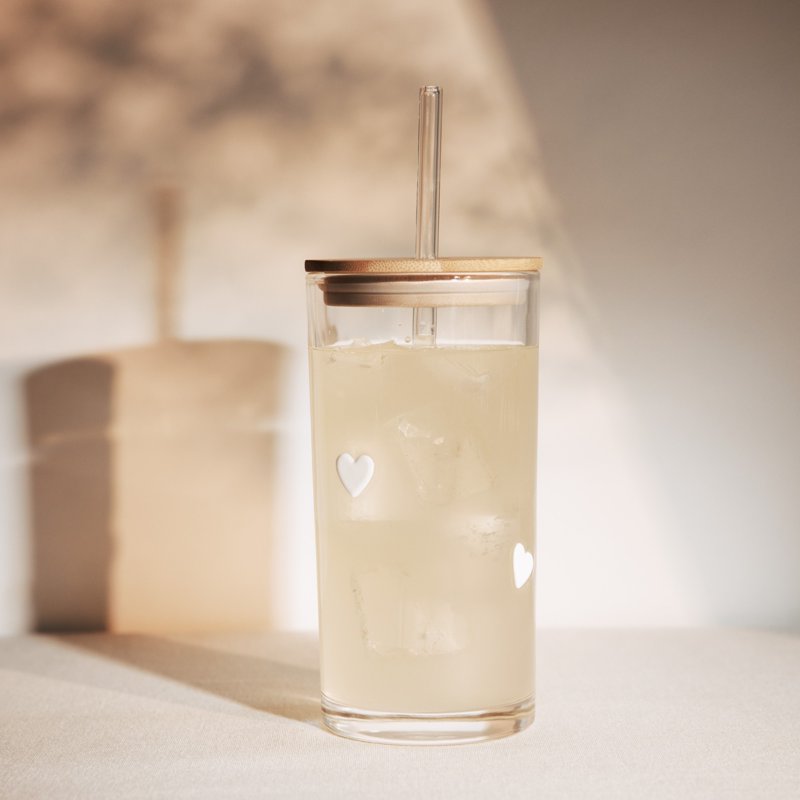 17 fl oz White Heart Charm Sipper with Glass Straw & Wood Lid