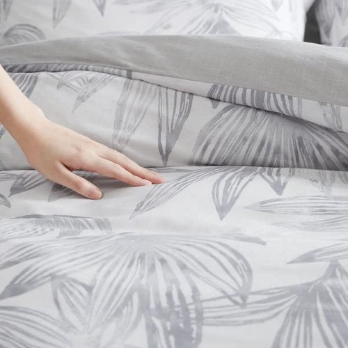 Tommy Bahama - Queen Duvet Cover Set, 100% Soft Cotton Bedding with a Lightweight Feel, 3 Piece Bed Set with Matching Pillowcases & Bonus Throw Pillow Covers (Kayo Grey)