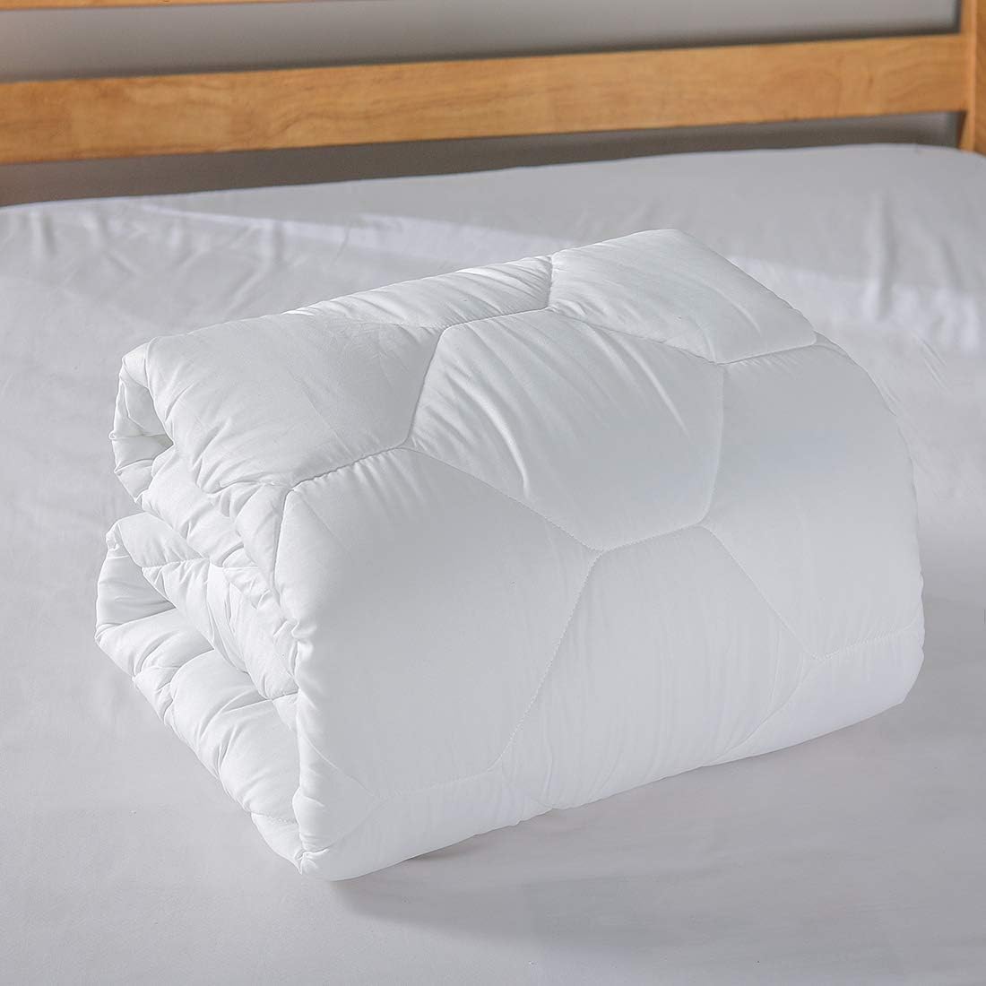 Queen Mattress Pad by [Brand Name] - Ultra Soft Quilted Fitted Topper for 8-21" Deep Pockets - White