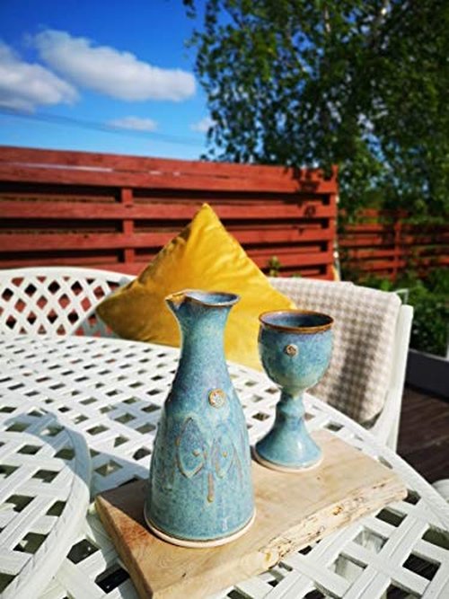 Castle Arch Pottery Irish Pottery Wine Decanter Hand-Thrown Hand-Glazed with Celtic Spiral Motif, Carafe 600ml - 8 Inches - Handcrafted In Ireland - Lead & Cadmium Free, Irish Gifts For Men & Women