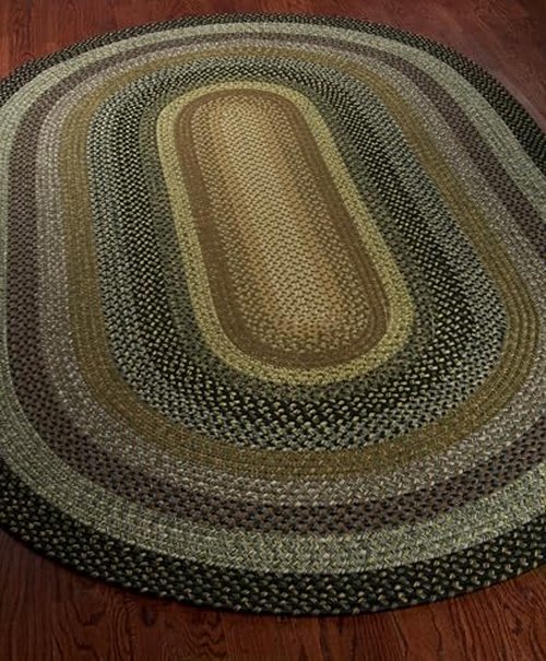 SAFAVIEH Washable Rug Outdoor Braided Collection - 5' Round, Multi, Handmade & Reversible, Non-Shedding & Easy to Clean, Ideal for Patio, Backyard, Mudroom (BRD308A)
