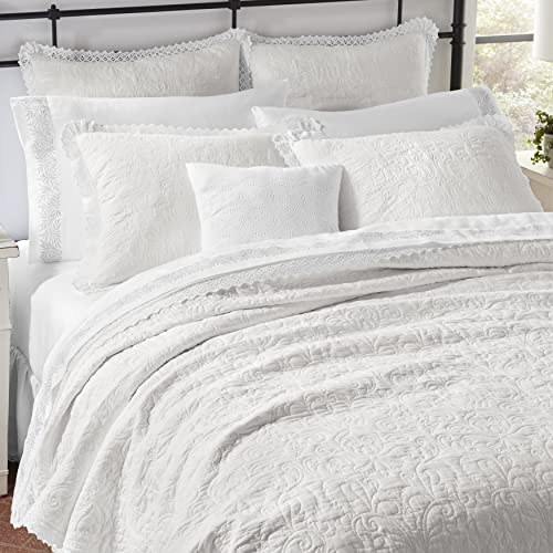 Laura Ashley - Queen Quilt Set, Reversible Cotton Bedding with Matching Shams, Pre-Washed Home Decor for Added Softness (Heirloom Crochet White, Queen)