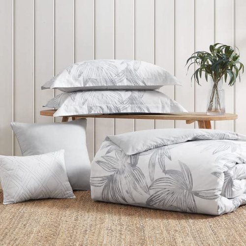 Tommy Bahama - Queen Duvet Cover Set, 100% Soft Cotton Bedding with a Lightweight Feel, 3 Piece Bed Set with Matching Pillowcases & Bonus Throw Pillow Covers (Kayo Grey)