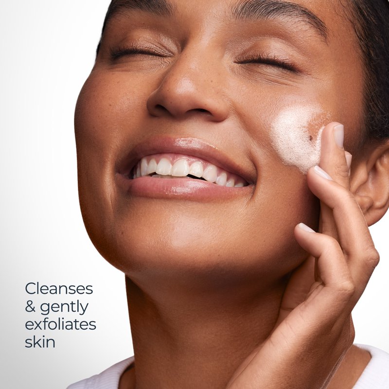 Exfoliating Face Cleanser Gel with 2% AHA Complex - 6.8 fl oz