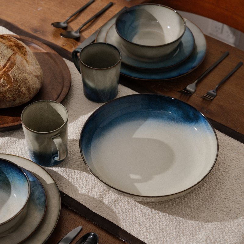 Canto Reactive Ceramic Serve Bowl - Deep Blue & White