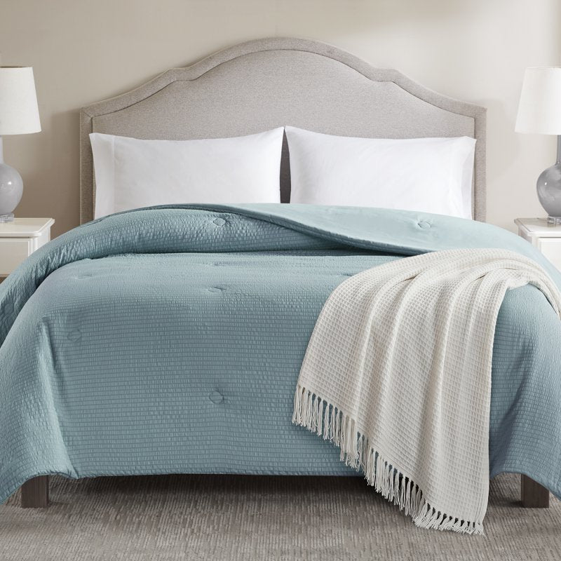 King Reversible Comforter Blue Seersucker All-Season Down Alternative - Mainstays, Variation of King, Blue