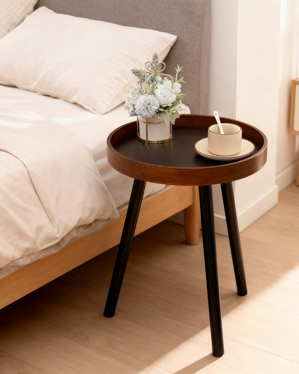 GTIWROTN Small Round Side Table, Solid Wood End Table with 3 Metal Legs, Modern Accent Table Circle Coffee Table for Living Room Bedroom Office and Small Spaces, 15.7 * 15.7 * 18 inch
