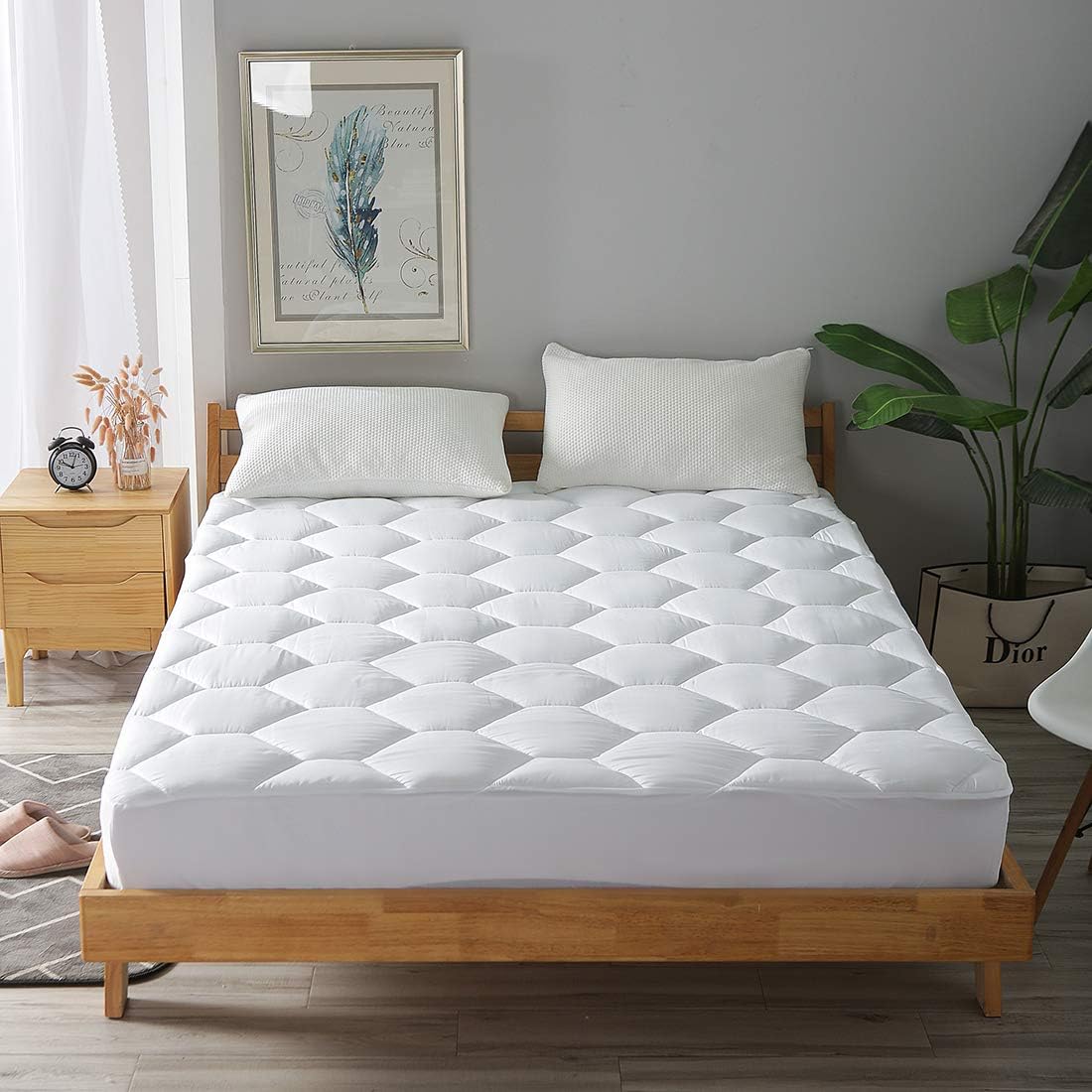 Queen Mattress Pad by [Brand Name] - Ultra Soft Quilted Fitted Topper for 8-21" Deep Pockets - White