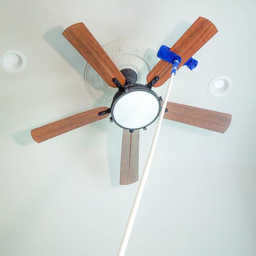 Unger Connect and Clean Microfiber Ceiling Fan Duster, Household Cleaning Supplies to Trap Dust and Dirt, Reusable and Machine Washable Sleeve, Compatible with Threaded Poles for Higher Access