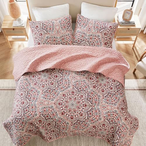 Comfort Spaces Valerie Boho Quilt Set Twin/Twin XL Pink - Soft Reversible Watercolor Medallion Bedding, Lightweight All Season Bedspread for Kids Teens Dorm Guest Room