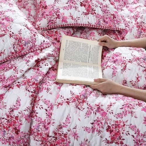 Betsey Johnson - Quilt Set, Reversible Brushed Microfiber Bedding with Matching Shams, Diamond Stitched Bedroom Decor (Floral Vineyard Pink, Queen)