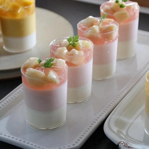 CEZOOWYEX 100 Pack Mini Dessert Cups, 3oz Clear Shooter Cups with Spoons, Plastic Mousse Cups for Party, Ice Cream, Puddings, Chocolate, Round Appetizer Parfait Tasting Cups