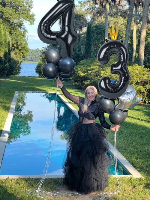 40-Inch Black Number 4 Balloon by [Brand Name] - Elegant Black and Gold Party Decoration