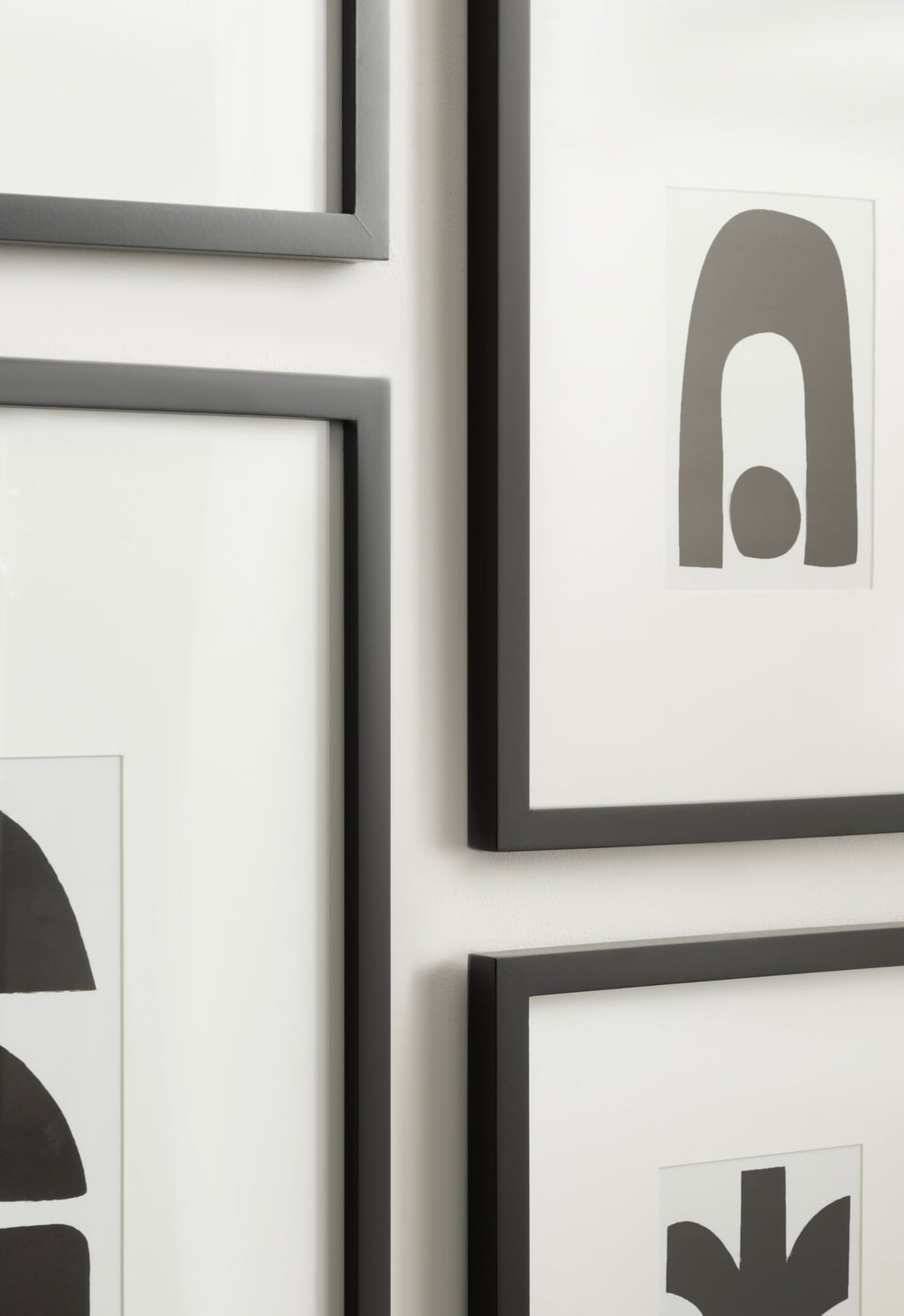 Kate and Laurel Gallery Contemporary Rectangle Picture Frame Set of 5, Varying Sizes, Black, Modern Five-Piece Photo Frames for Gallery Wall Set in Living Room Wall Decor