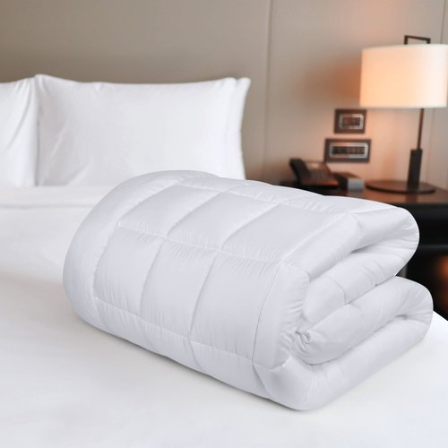 Utopia Bedding Queen Mattress Pad, Quilted Fitted Premium Mattress Protector, Deep Pocket Cover Stretches up to 16 Inches, Fluffy Pillow Topper (60x80 Inches, White)