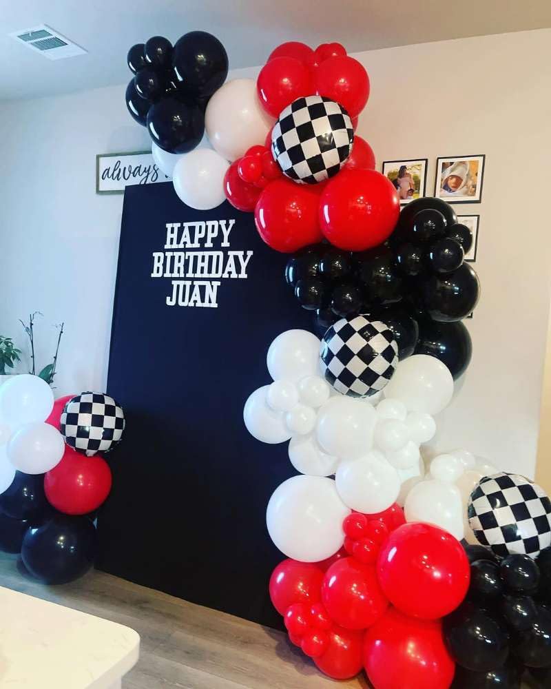 PTGOLUO Red and Black Balloon Arch Garland Kit 153pcs with Star, 22 18 12 10 5in Different Size Red and Black White Latex Balloons for Birthday Graduation Racing Car Poker Card Party Decoration