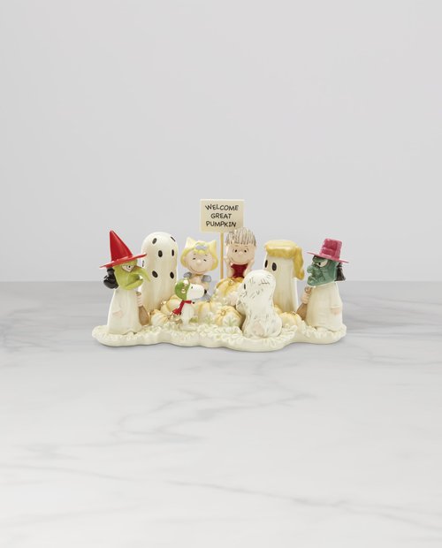 Lenox Figurine, Welcome Great Pumpkin Figurine, Peanuts, Snoopy, White Porcelain, Gold Accents, Halloween Decor Indoor, Halloween Table Decorations, Witch Ghost Spooky Home Decor (1 Piece, 5.5-Inch)