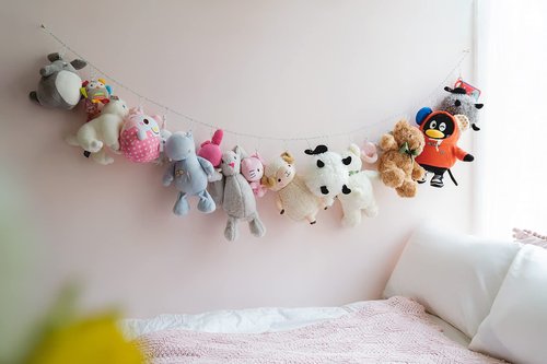 Mkono Metal Stuffed Animal Storage Chain, 20 Clips Organizer Hanger for Kids Toy, Display Holder for Nursery Play Room, 76 inches, White