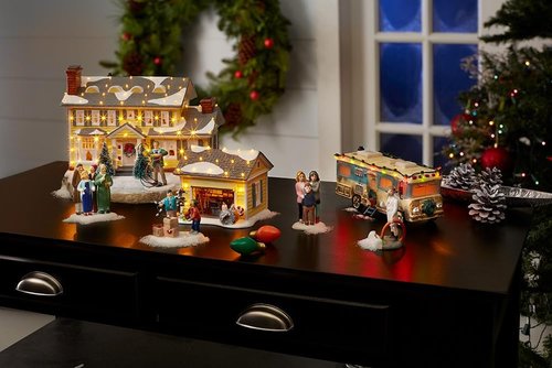 Department 56 Snow Village Figurine - National Lampoon's Christmas Vacation Freezing Our Baguettes Off | 3.25 Inch, Multicolor