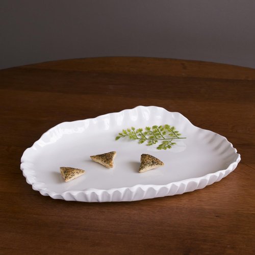 Beatriz Ball VIDA Bloom Pinched Large Oval Platter (White)