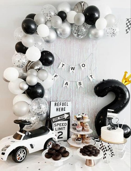 40-Inch Black Number 4 Balloon by [Brand Name] - Elegant Black and Gold Party Decoration