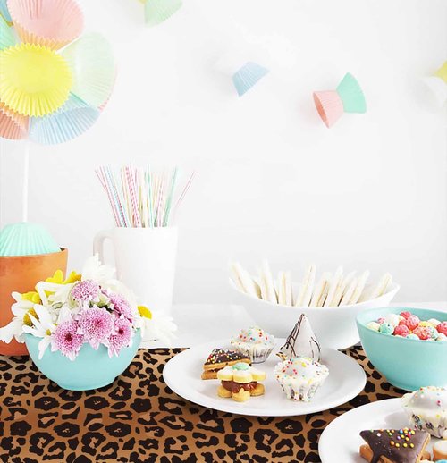 MUNILAIL 6 PCS Leopard Print Table Runner 14 x 108 Plastic Cheetah Print Table Runner for Jungle Safari Party Birthday Bachelorette Wedding Disposable Tables Runner