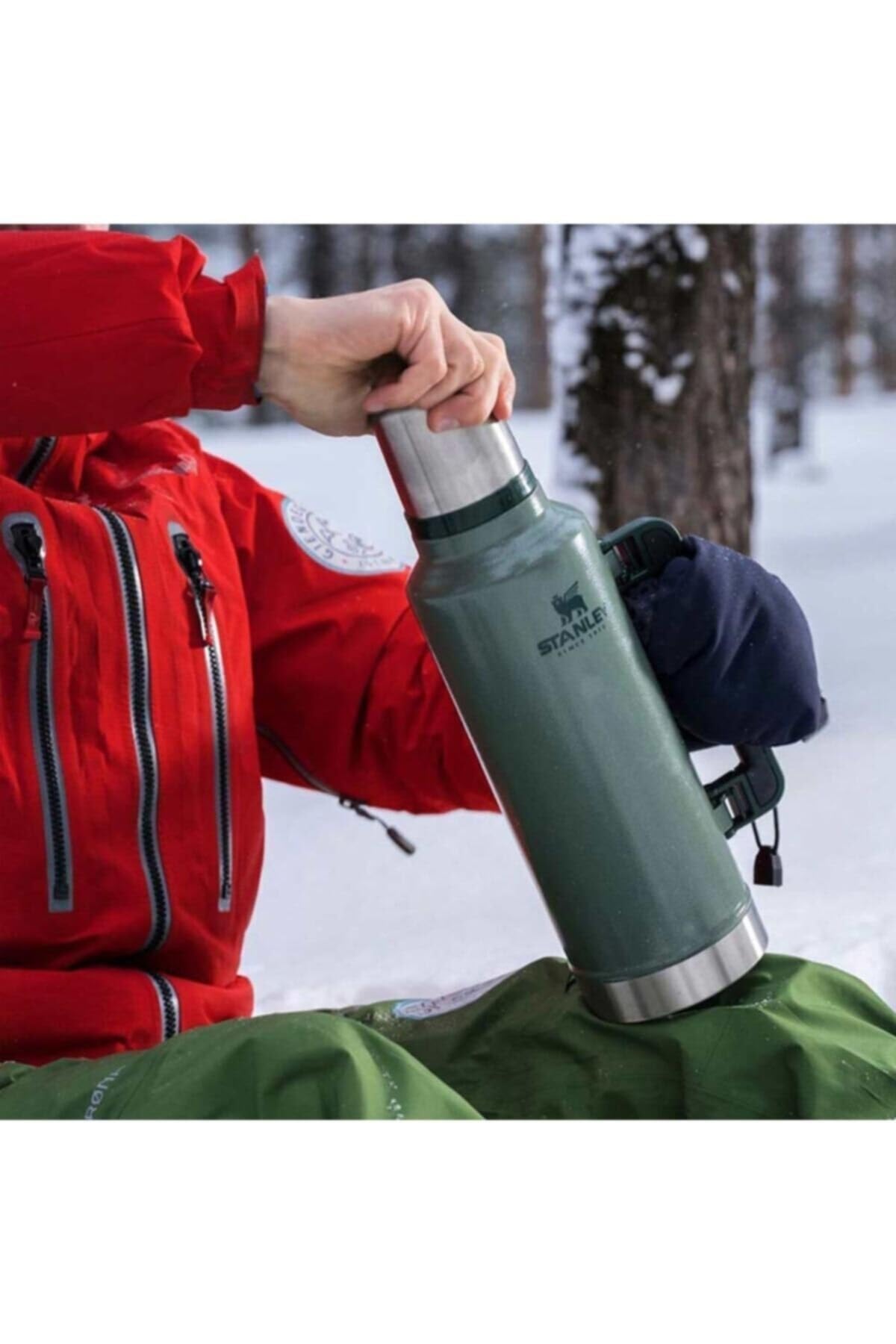 Stanley Classic Vacuum Insulated Wide Mouth Bottle - Hammertone Green - BPA-Free 18/8 Stainless Steel Thermos for Cold & Hot Beverages - 2.0 QT