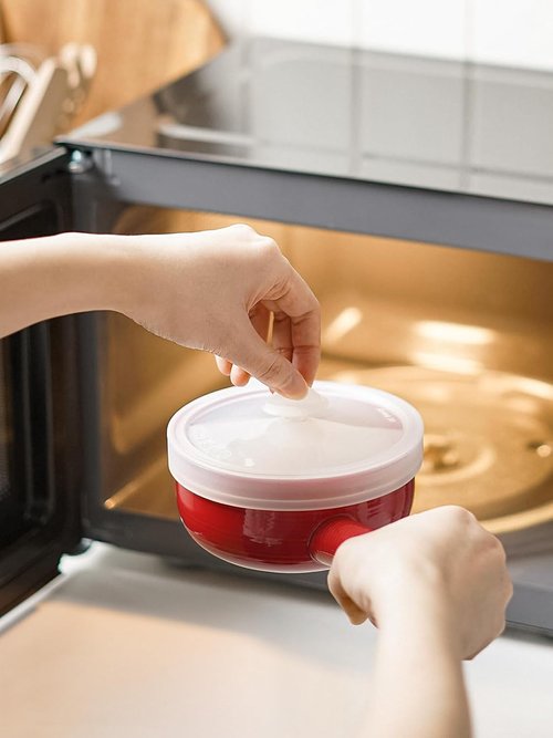 LE TAUCI Soup Bowls - Non-Toxic Ceramic with Silicone Lids & Handles | 15 Oz Set of 2 in Red