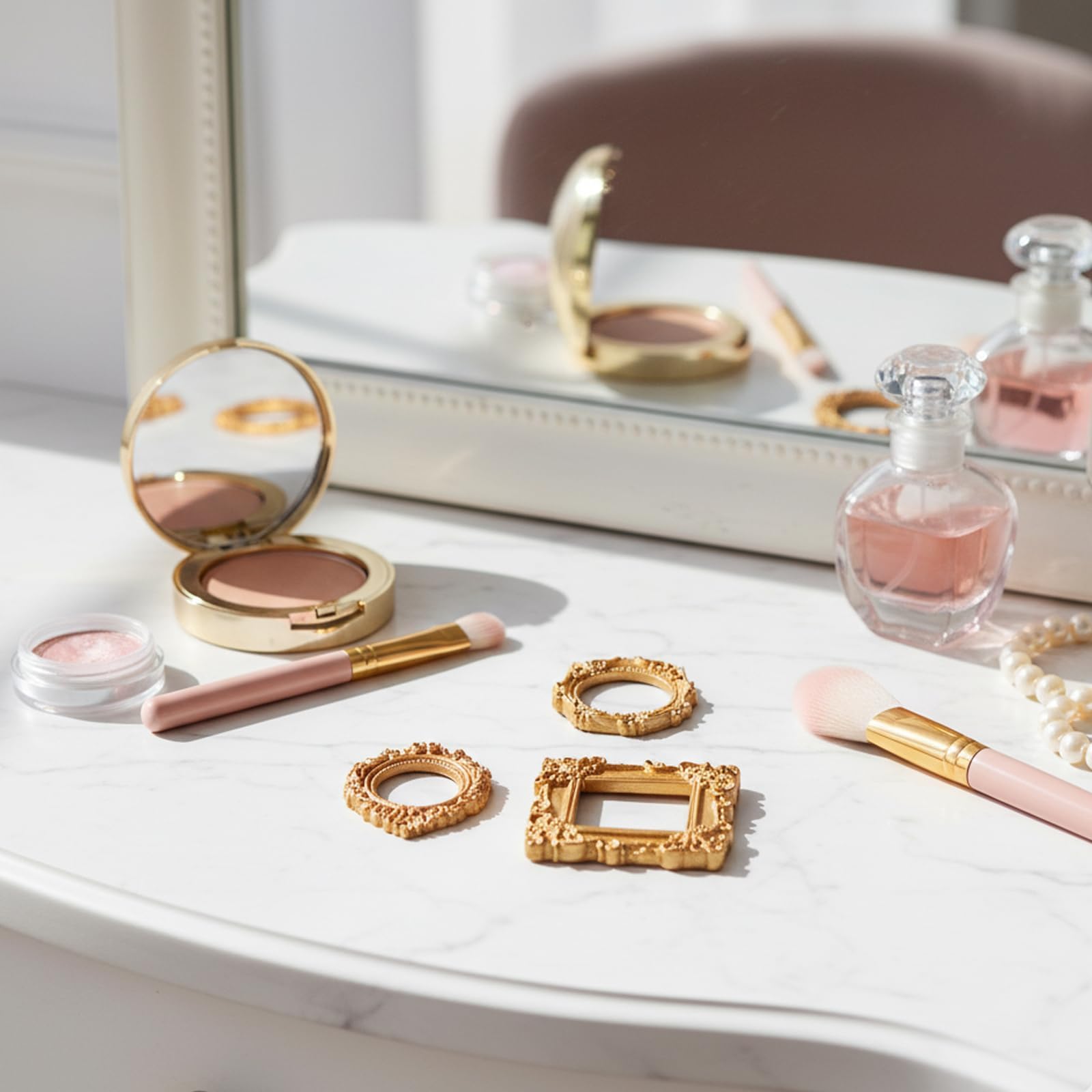 ZHLKHIOP 15 Pcs Mini Gold Frames, Mini Vintage Frames, Small Gold Picture for Wall Collage, Vintage Style Photo for Home Decor,Gifts