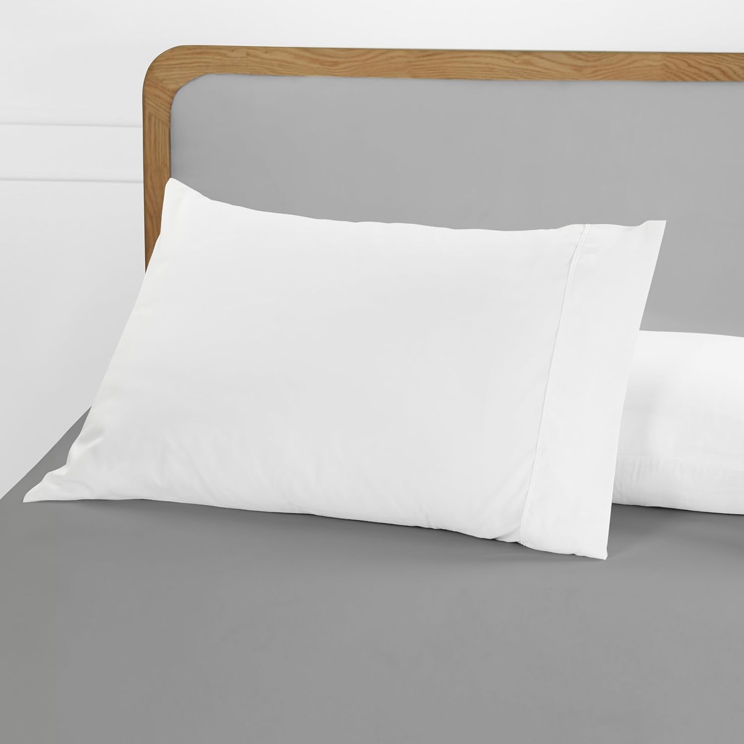 Utopia Bedding Queen Pillow Cases - Soft Brushed Microfiber - 24 Pack, Fade Resistant | 20 x 30 Inches, White