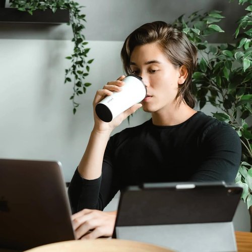 Sttoke Leakproof Ceramic Reusable Coffee Cup 16 oz - Magnetic Blue, 6.96 inch Height