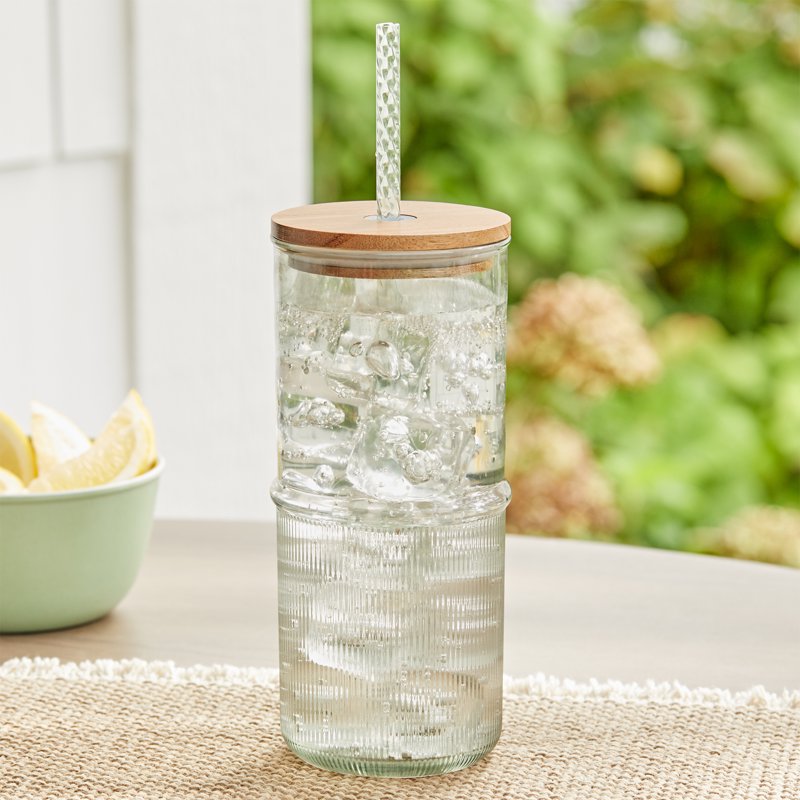 22-Ounce Green Ribbed Tritan Sipper Tumbler with Straw & Wood Lid